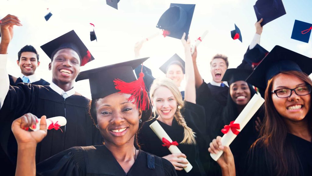 6 beneficios do diploma de graduação - UNIPAC